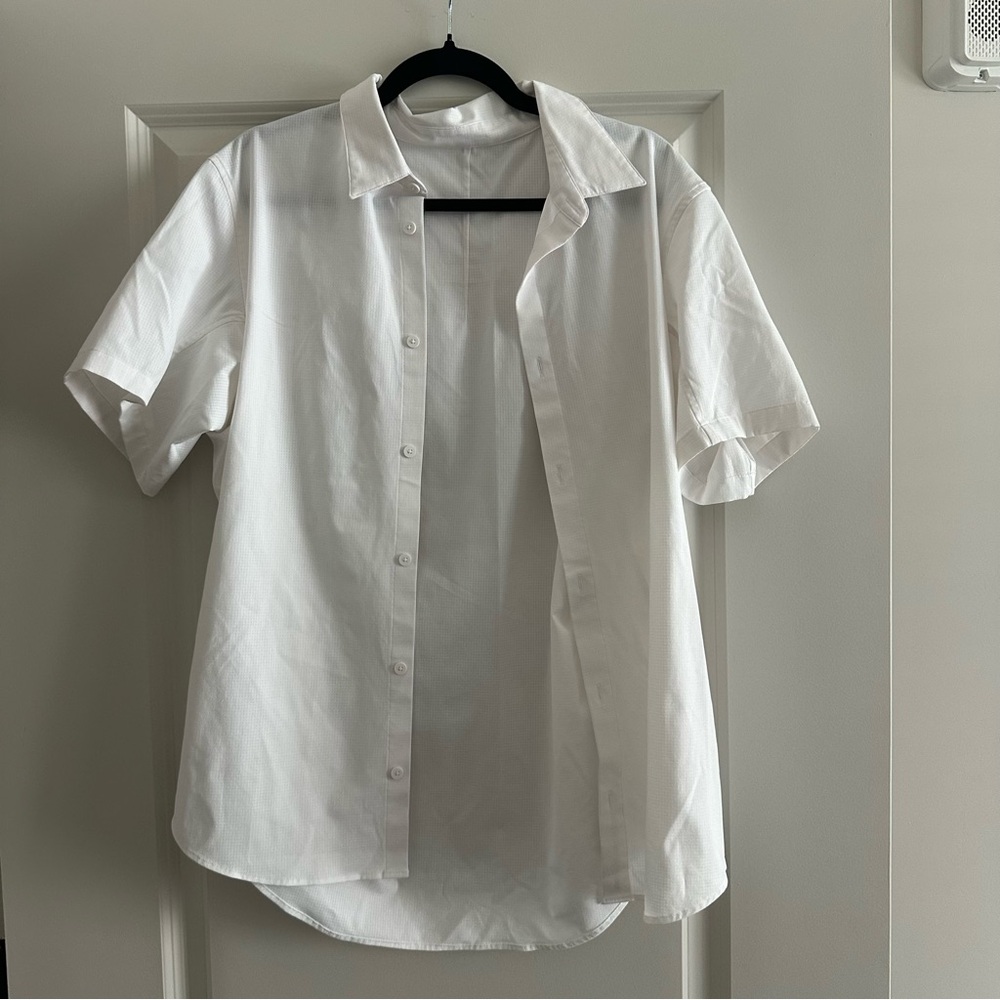 Lululemon short sleeve button down
